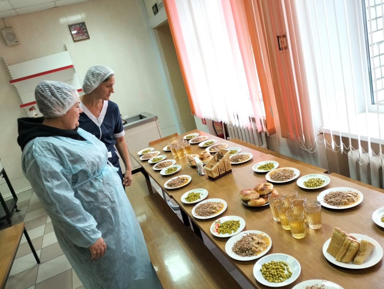 Изображения столовой.
